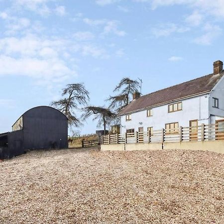 Upper Caerfaelog Farmhouse Llanbister Ngoại thất bức ảnh