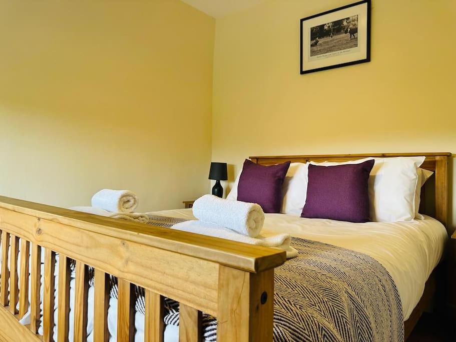 Upper Caerfaelog Farmhouse Llanbister Ngoại thất bức ảnh