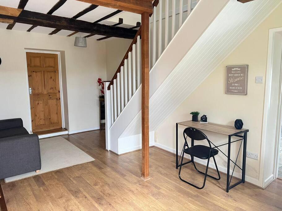 Upper Caerfaelog Farmhouse Llanbister Ngoại thất bức ảnh